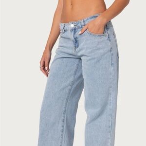 Edikted “Raelynn” Low Rise Baggy Jeans